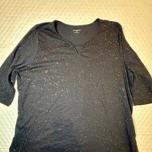 Catherines Women's Plus Size Metallic Dot Sharkbite Top - .com